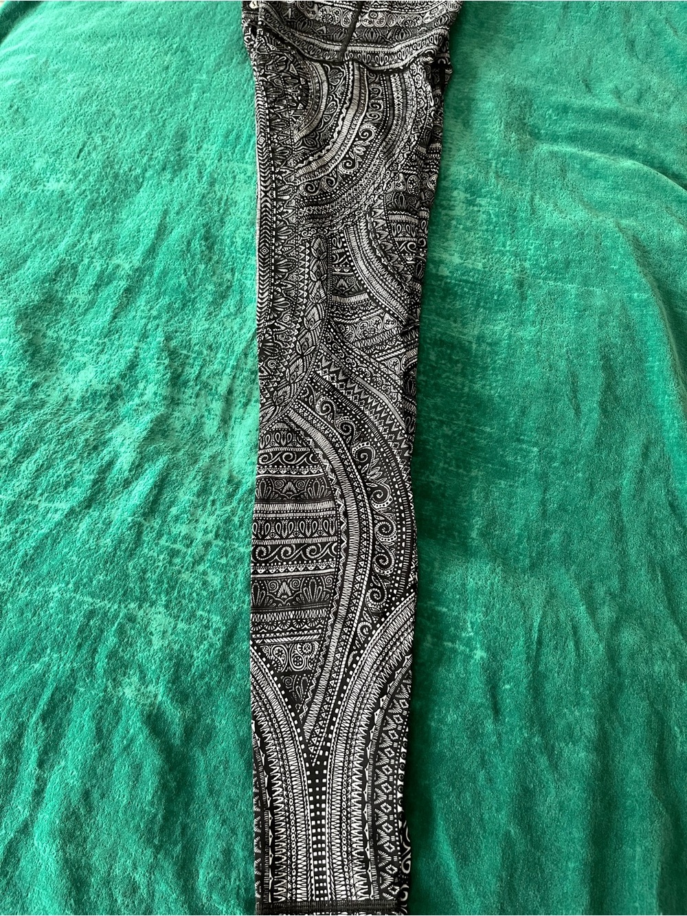 Lululemon Black & gray “tribal” Print Leggings